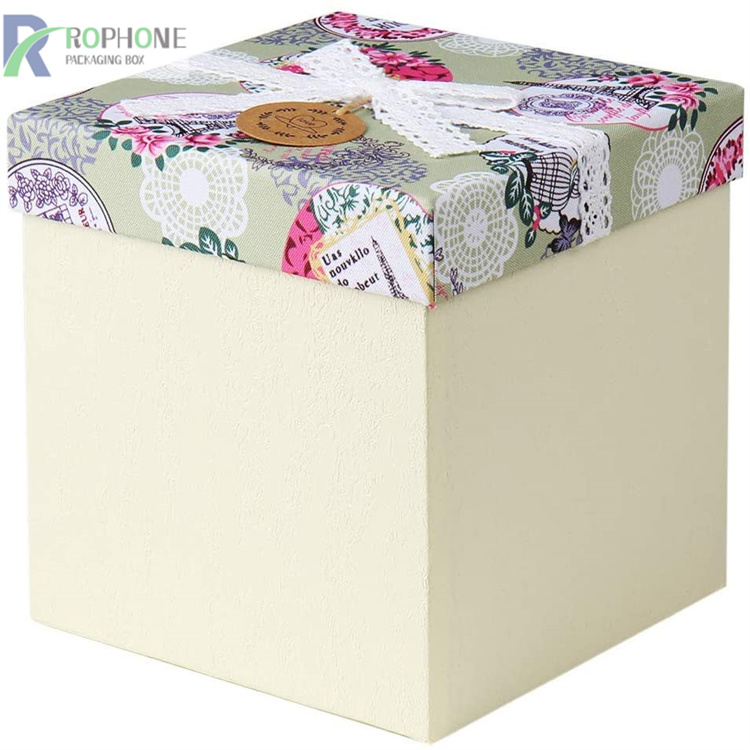 Leere Geschenkboxen