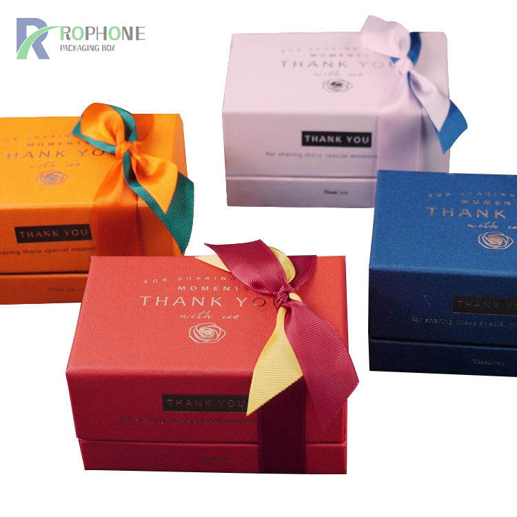 Geschenkverpackungsbox mit Band